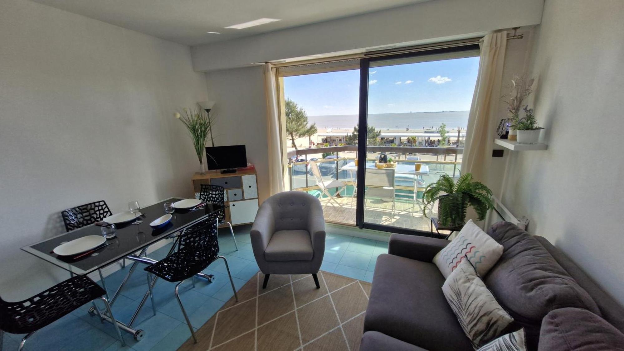 Saint Georges De Didonne - Pleine Vue Mer Pour Ce Studio Cabine Face A La Plage Dış mekan fotoğraf