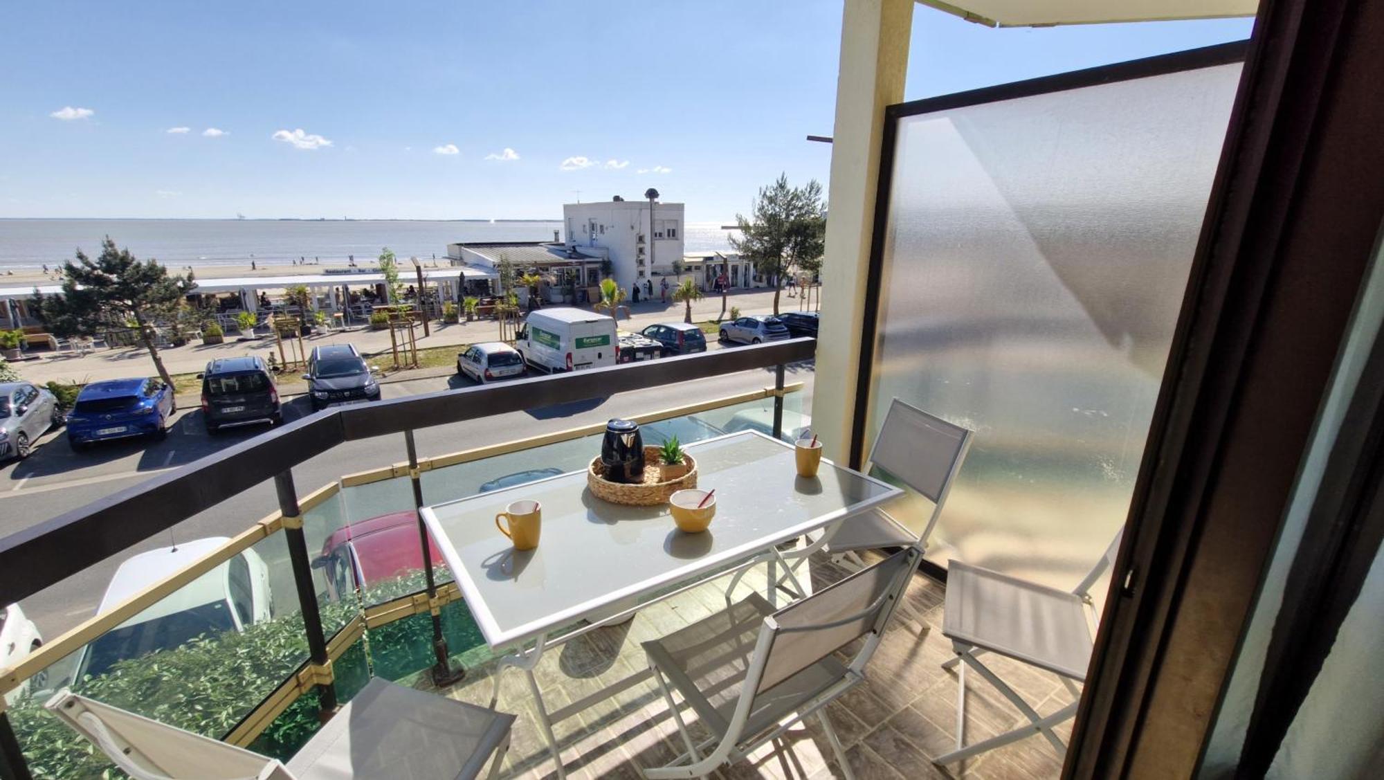 Saint Georges De Didonne - Pleine Vue Mer Pour Ce Studio Cabine Face A La Plage Dış mekan fotoğraf