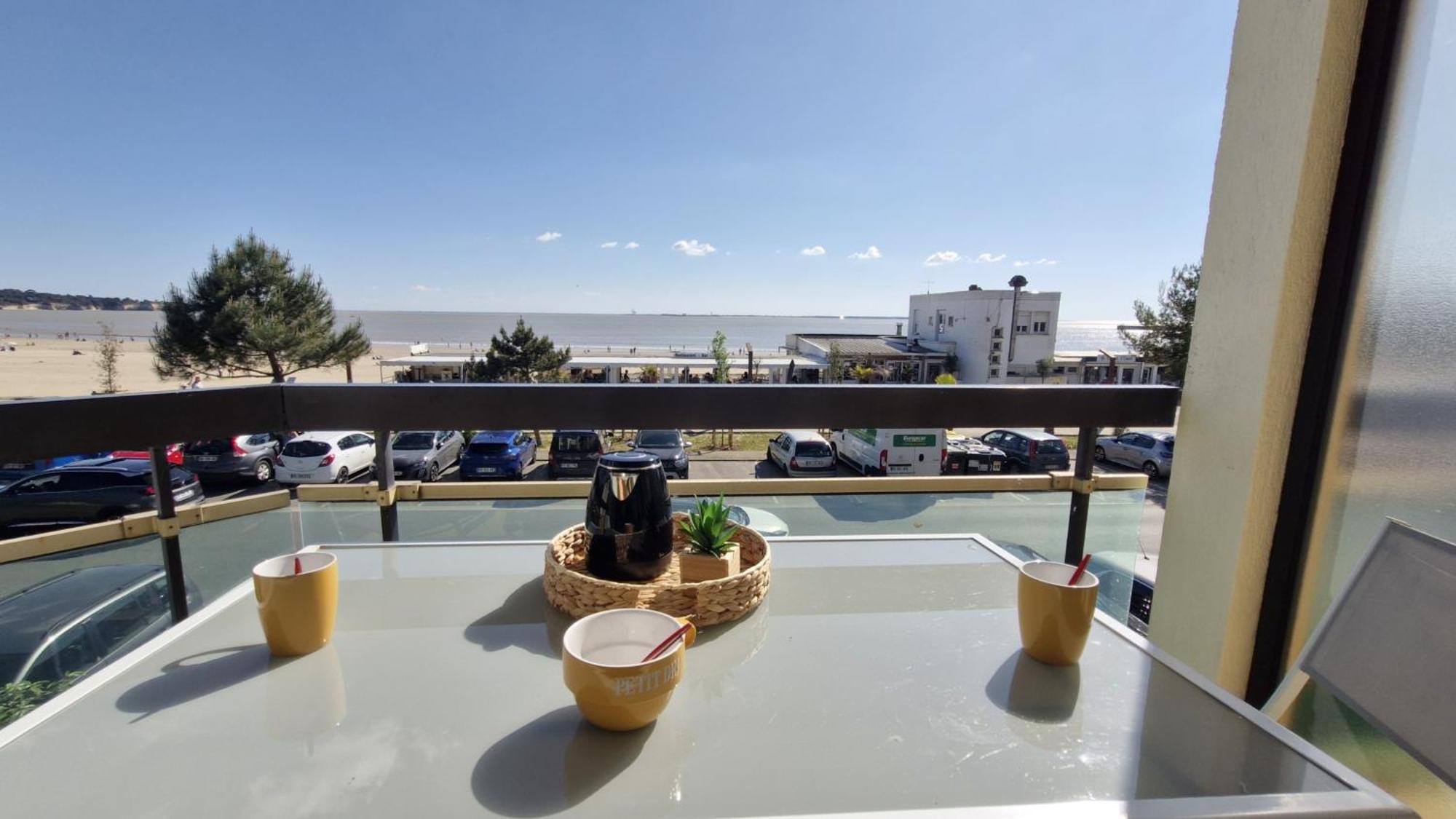 Saint Georges De Didonne - Pleine Vue Mer Pour Ce Studio Cabine Face A La Plage Dış mekan fotoğraf