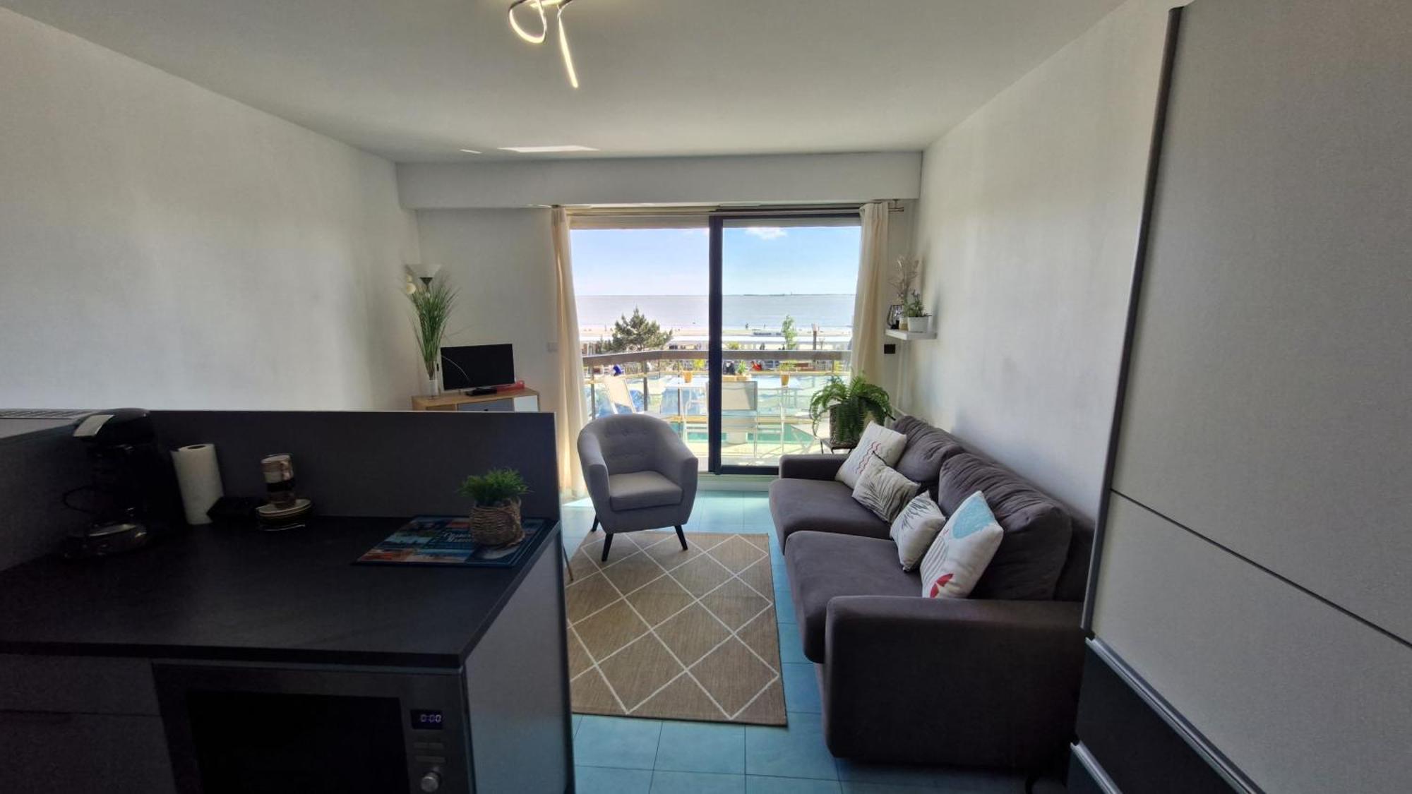 Saint Georges De Didonne - Pleine Vue Mer Pour Ce Studio Cabine Face A La Plage Dış mekan fotoğraf